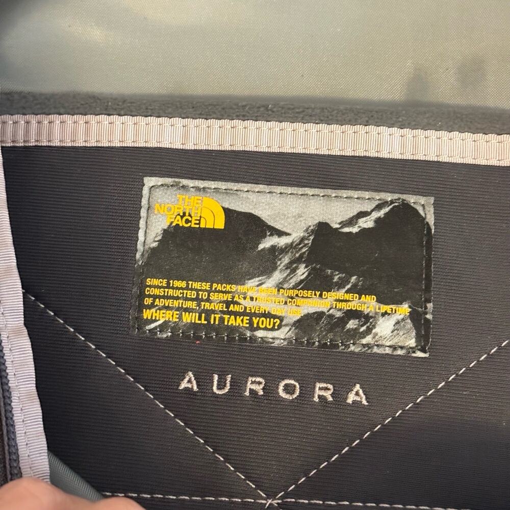 The North Face Aurora Laptop Backpack Everyday Travel Outdoor Functional NWT - Picture 6 of 11